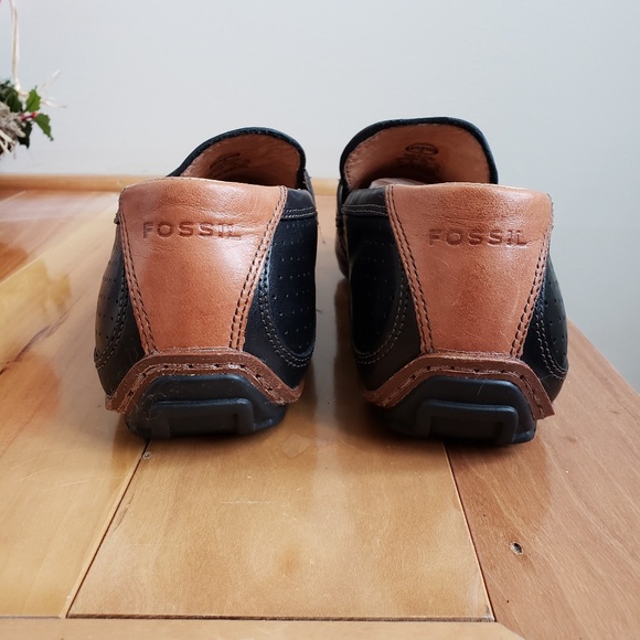 💥💥💥SOLD💥💥Authentic Fossil Perforated Loafers - Picture 5 of 8